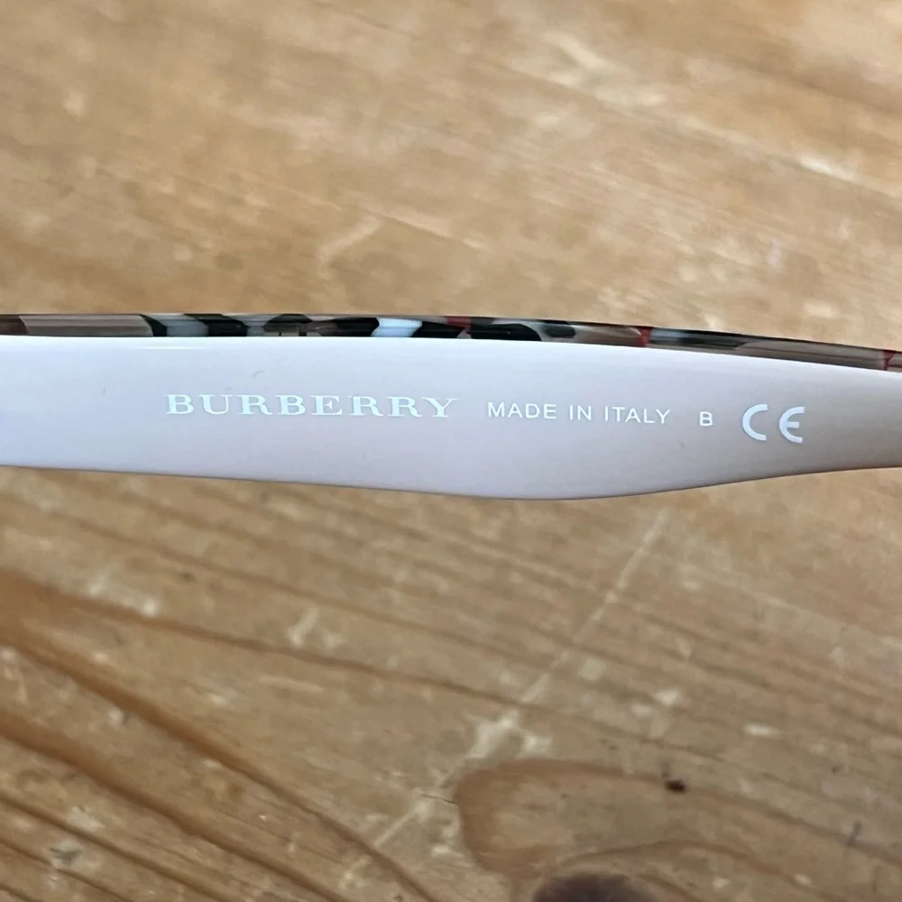 Burberry Black Cat-Eye Sunglasses with Case - Picture 10 of 13